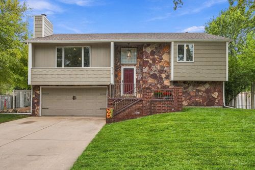 218 E Osage St, Rose Hill, KS, 67133-9397 | Card Image