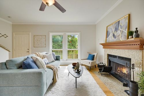 apt-225-802 S 1st St, Austin, TX, 78704-1676 | Card Image