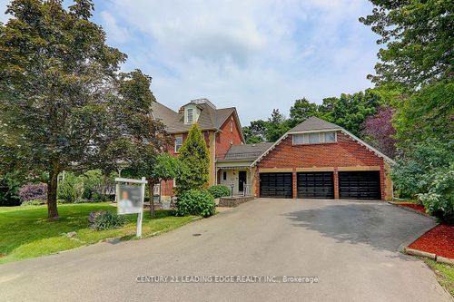 7 Maple View Lane, Stouffville, ON, L4A3S4 | Card Image