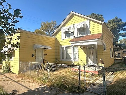 3720 Walton Ave, Cleveland, OH, 44113-4917 | Card Image