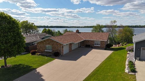 1606 S Shore Dr, Worthington, MN, 56187-1351 | Card Image