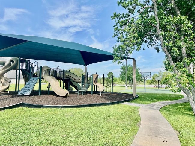 443 Lakeview Dr, Home with 0 bedrooms, 0 bathrooms and null parking in Angleton TX | Image 9