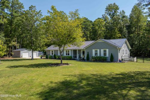 102 Ridgewood Trl, New Bern, NC, 28560-9462 | Card Image