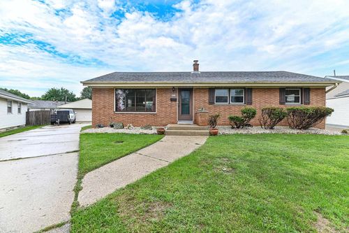 8231 W New Jersey Avenue, Milwaukee, WI, 53220 | Card Image