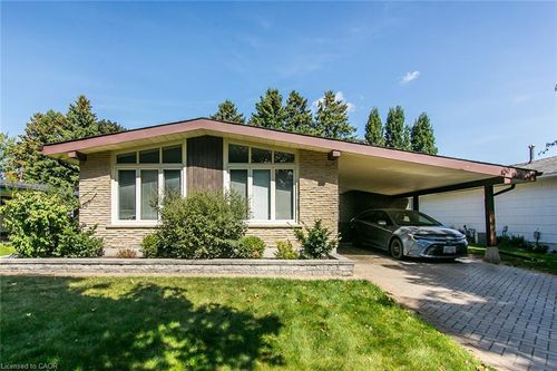 410 Dunvegan Dr, Waterloo, ON, N2K2C7 | Card Image