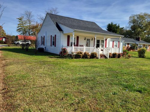 1081 E Gretna Rd, Gretna, VA, 24557-4609 | Card Image