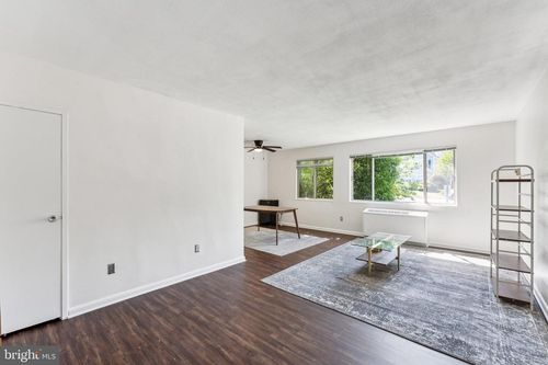 apt-212-3701 5th St S, ARLINGTON, VA, 22204-1630 | Card Image