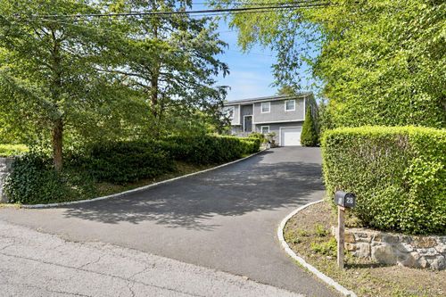 26 Victoria Ave, Montrose, NY, 10548-1418 | Card Image
