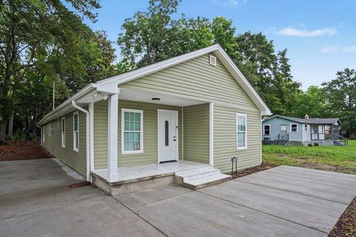 3427 Church St, Loris, SC, 29569-2125 | Card Image