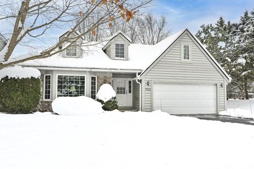 7713 W Terrace Drive, Franklin, WI, 53132 | Card Image