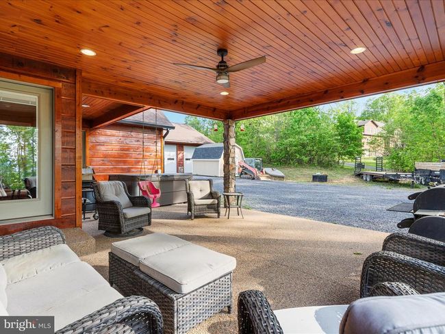 1996 Buck Mountain Rd, House other with 4 bedrooms, 4 bathrooms and null parking in Bentonville VA | Image 36
