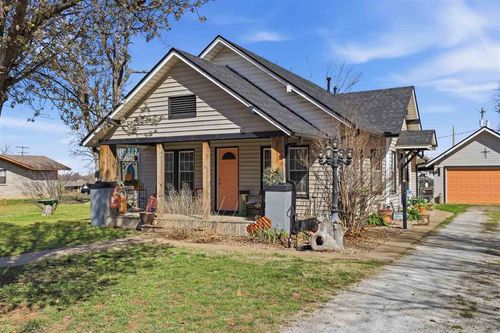 809 Locust St, Perry, OK, 73077-3210 | Card Image