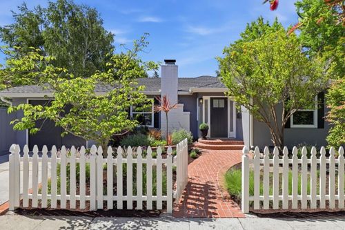 699 Oregon Ave, Palo Alto, CA, 94301-4034 | Card Image