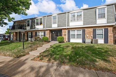 H - 1677 Herault Place, Condo with 1 bedrooms, 1 bathrooms and null parking in St Louis MO | Image 2