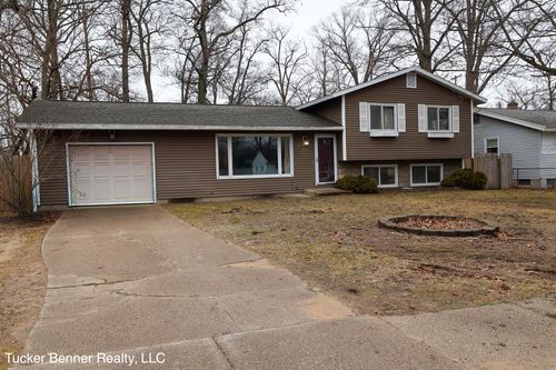 1664 Leif Ave, Norton Shores, MI, 49441-3747 | Card Image