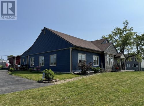 98 Sullivan Ave, Gander, NL, A1V1S2 | Card Image