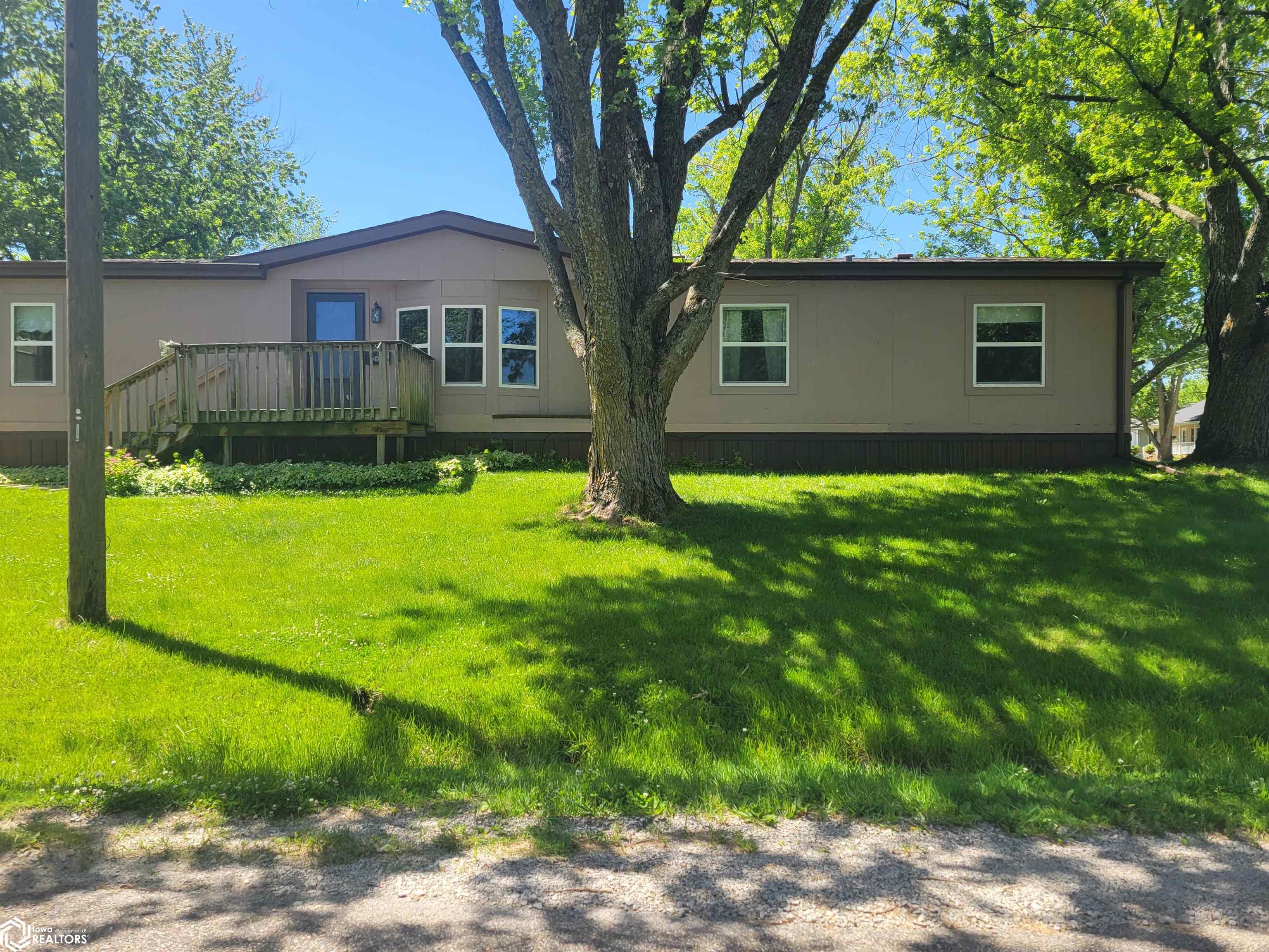 Maple St, Mount Ayr, IA 50854