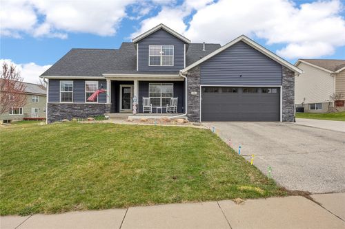 311 Rockhurst Dr Sw, Cedar Rapids, IA, 52404-8041 | Card Image