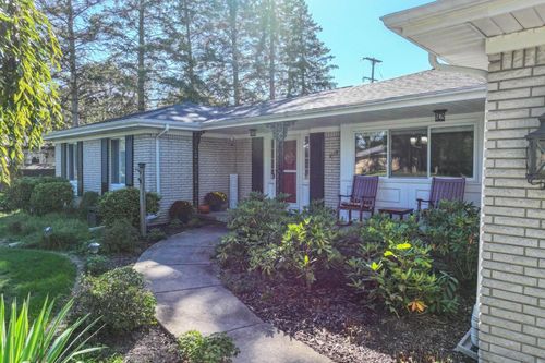 2119 Blackthorn Drive, Burton, MI, 48509 | Card Image
