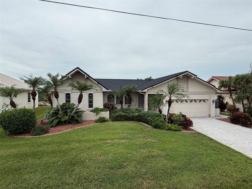523 Toulouse Dr, PUNTA GORDA, FL, 33950-7826 | Card Image