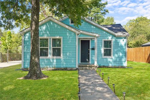 1121 Hudgins Ave, Fort Worth, TX, 76111-4832 | Card Image