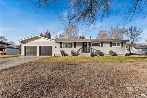 112 W California Ave, Homedale, ID, 83628-3031 | Card Image