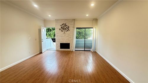 5841 Etiwanda Ave, Tarzana, CA, 91356 | Card Image