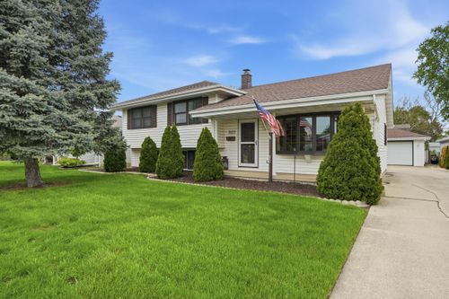 3523 41st Pl, Highland, IN, 46322-3109 | Card Image