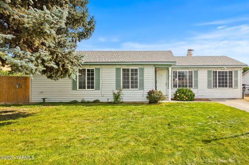 11 Suntides Blvd, Yakima, WA, 98908-9042 | Card Image