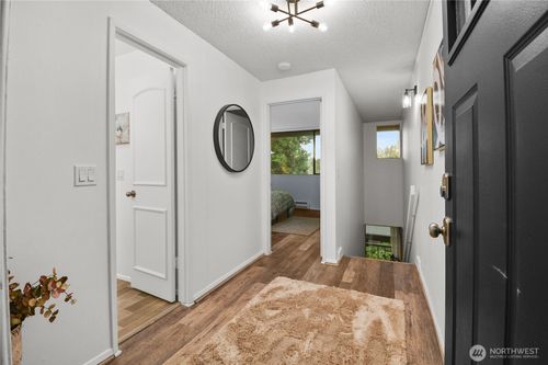 259-6352 137th Pl Ne, Redmond, WA, 98052-4553 | Card Image