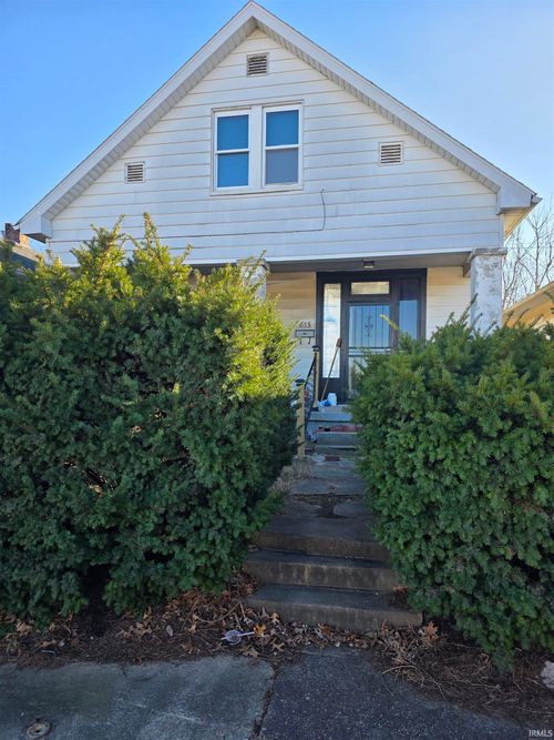 813 E Iowa Street, Evansville, IN, 47711 | Card Image