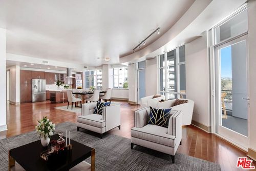 702-10700 Wilshire Blvd, Los Angeles, CA, 90017-3719 | Card Image