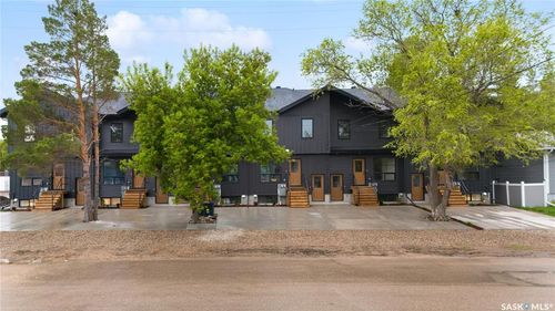 75 3rd Ave, Lumsden, SK, S0G | Card Image