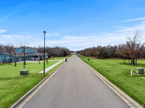 2703 Mountain Rd, Bartlesville, OK, 74003-6924 | Card Image