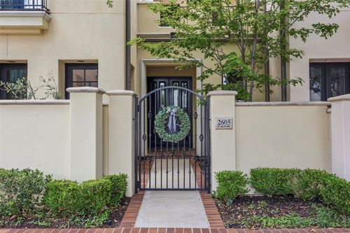2605 Museum Way, Fort Worth, TX, 76107-3064 | Card Image