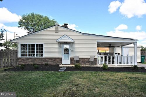 315 Goldenridge Dr, LEVITTOWN, PA, 19057-3423 | Card Image