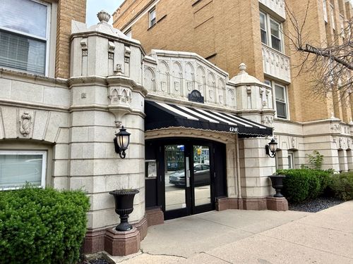 404n-4240 N Clarendon Ave, Chicago, IL, 60613-1536 | Card Image