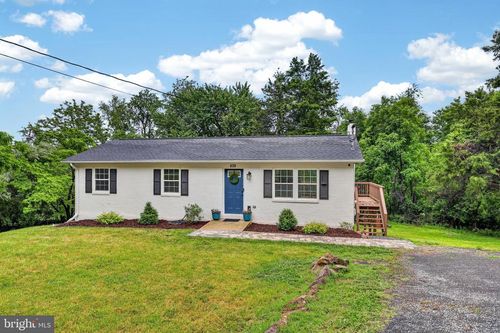 638 Apple Orchard Dr, LINDEN, VA, 22642-6243 | Card Image