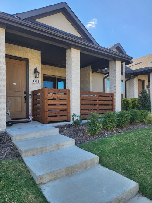 1633 Dewberry Ln, Garland, TX, 75042-3914 | Card Image