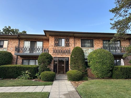 2a-1033 Busse Hwy, Park Ridge, IL, 60068-1847 | Card Image