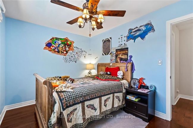 7067 Dirdene St, House other with 3 bedrooms, 2 bathrooms and 2 parking in Niagara Falls ON | Image 15