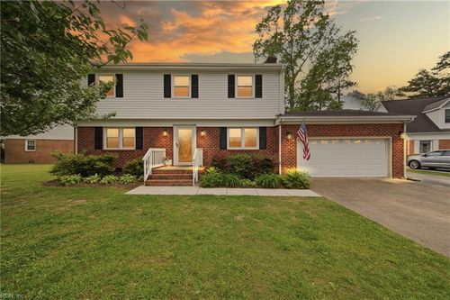 909 Glenfield Ct, Virginia Beach, VA, 23454-3520 | Card Image