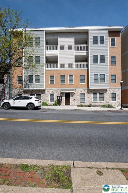 c3-623 Walnut Ave, EASTON, PA, 18042-4439 | Card Image