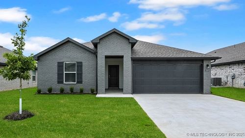 2016 E Urbana St, Broken Arrow, OK, 74012 | Card Image