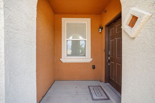 unit-305-601 Menaul Blvd Ne, Albuquerque, NM, 87107-1560 | Card Image