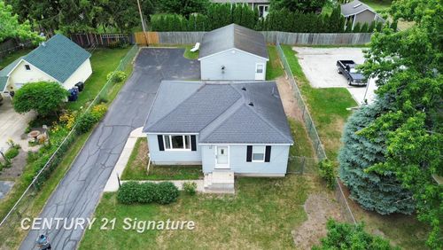 335 N 3rd St, Freeland, MI, 48623-2513 | Card Image