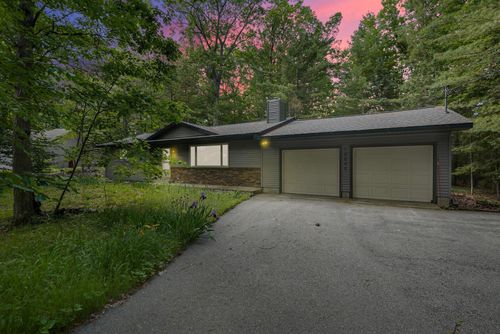 10085 Harmony Dr, Interlochen, MI, 49643-9121 | Card Image