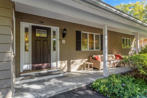 30 Dulan Dr, Stamford, CT, 06903-1630 | Card Image