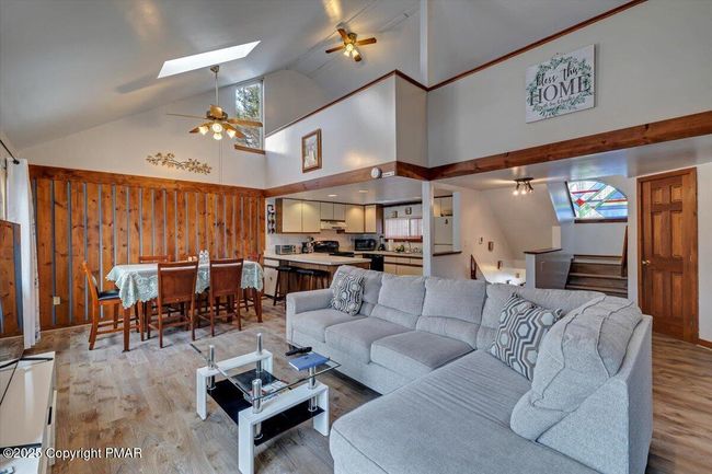 living room View | Image 10