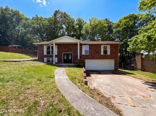 819 Scenic Cir, Seymour, TN, 37865-4305 | Card Image